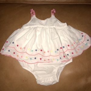 Baby gap girls top onesie 6-12 months